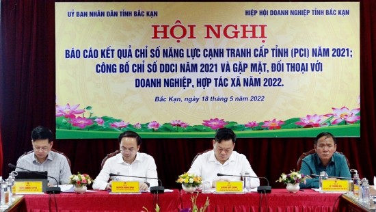 Chủ tịch Nguyễn Kim Hùng tham gia chương trình gặp mặt và đối thoại với doanh nghiệp, hợp tác xã trong báo cáo DCCI và PCI năm 2021 tỉnh Bắc Kạn
