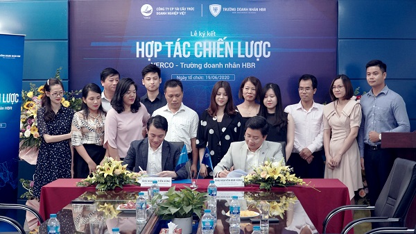 Lễ ký kết hợp tác toàn diện giữa Công ty Cổ phần tái cấu trúc doanh nghiệp Việt Verco  với Trường Doanh nhân HBR ngày 19/06/2020 tại Tập đoàn Kim Nam