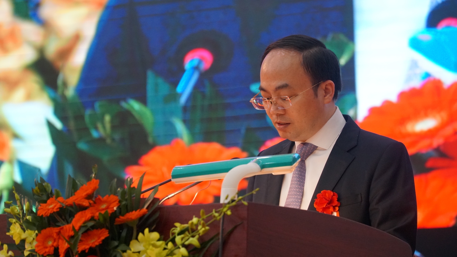 Đồng chí Nguyễn Đăng Bình, Phó Bí thư Tỉnh ủy, Chủ tịch UBND tỉnh Bắc Kạn, phát biểu tại Đại hội