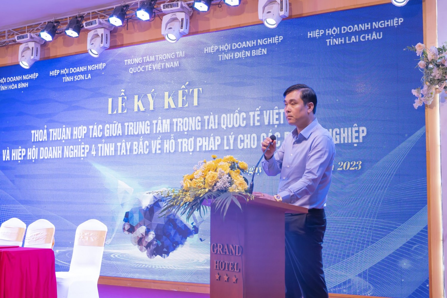 Chủ tịch Hiệp hội doanh nghiệp tỉnh Hòa Bình Nguyễn Cao Sơn phát biểu khai mạc hội nghị